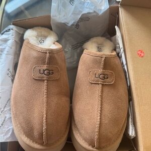 Never Worn UGG Chestnut Suede Slip-Ons